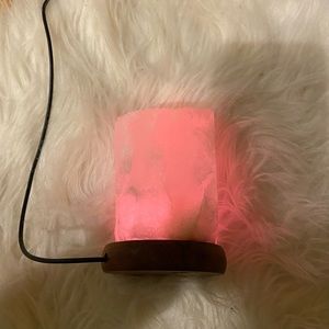 Color changing Himalayan salt lamp